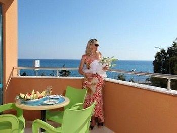 Angel Beach Hotel Tosmur Екстер'єр фото